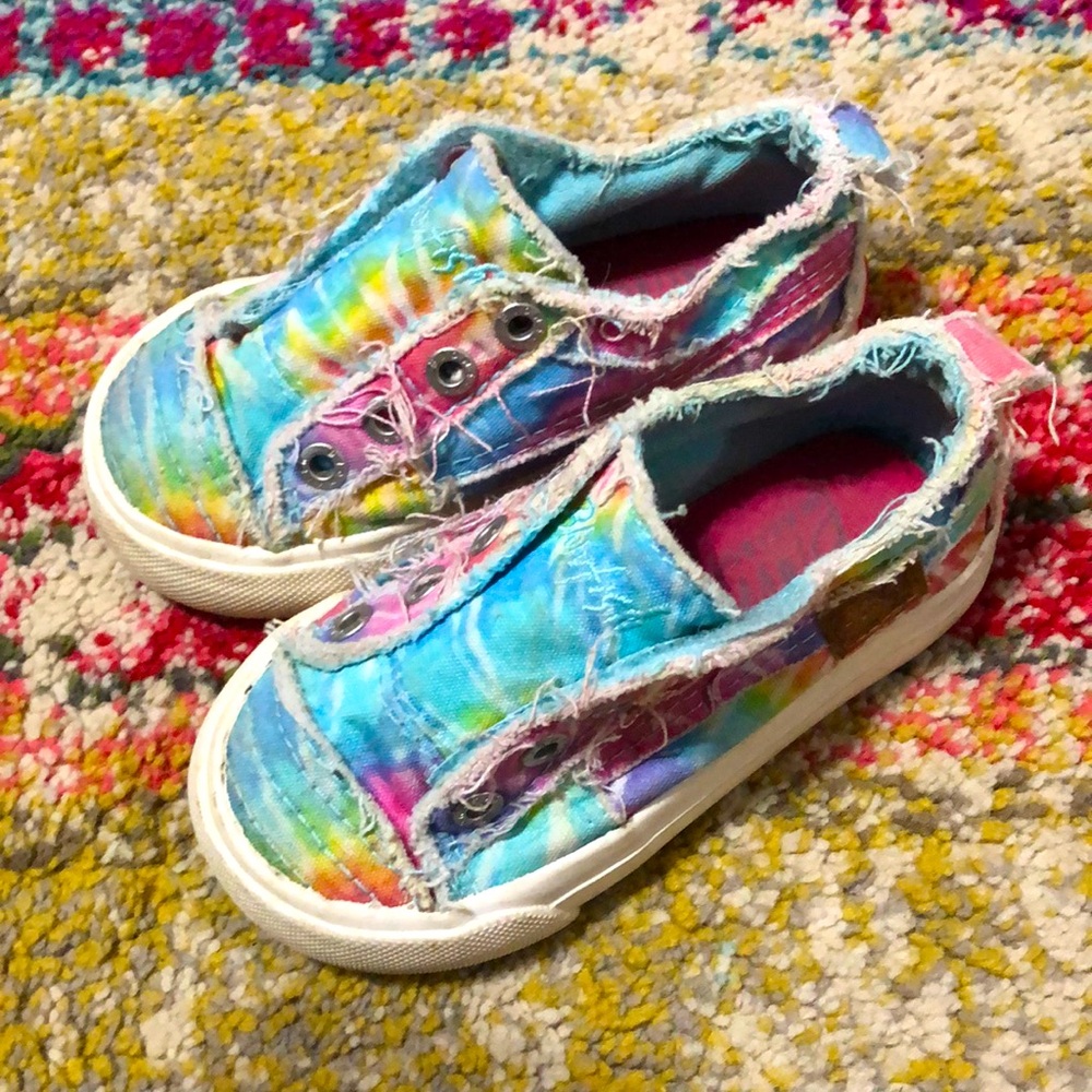 🧜🏼‍♀️3 for $15 item!🧜🏼‍♀️ blowfish Malibu slip on sneakers